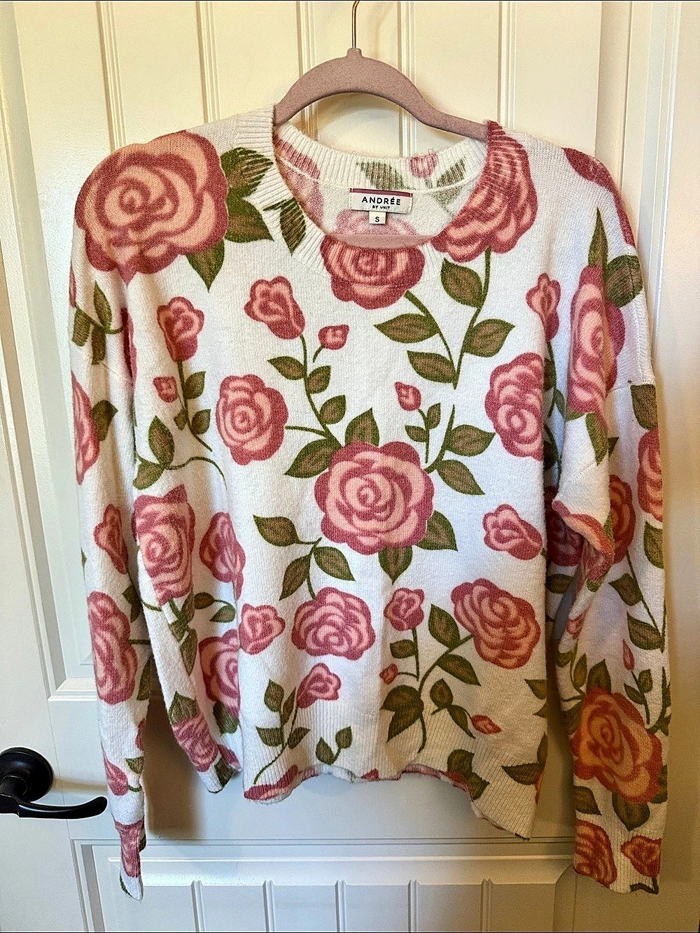 Andrée by Unit Floral Crewneck Sweater in Cream Size Small